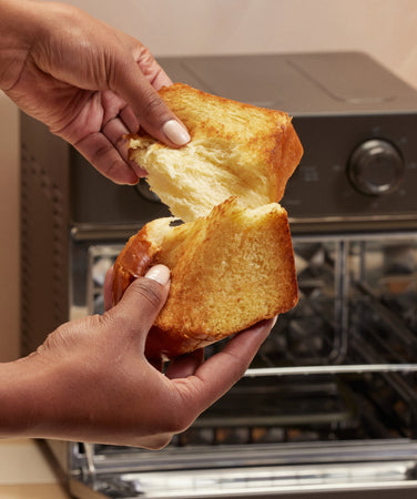 toasting bread in black wonder oven